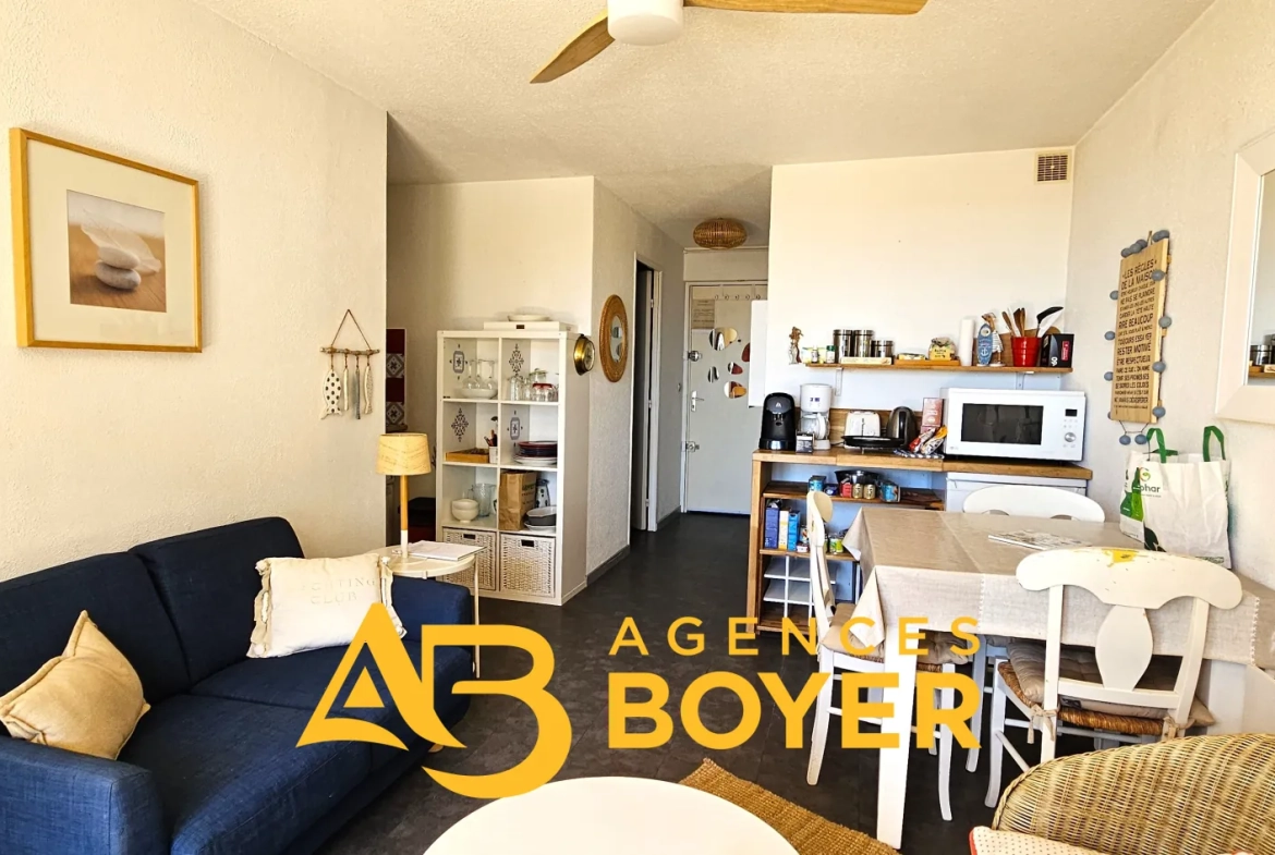 Appartement T3 avec terrasse et parking à Sanary-sur-Mer, vue mer 
