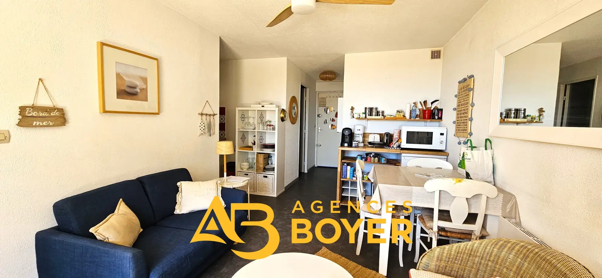 Appartement T3 avec terrasse et parking à Sanary-sur-Mer, vue mer 