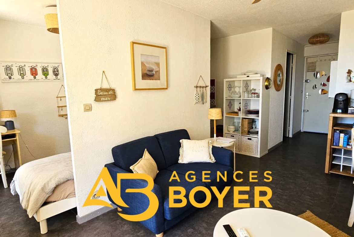 Appartement T3 avec terrasse et parking à Sanary-sur-Mer, vue mer 