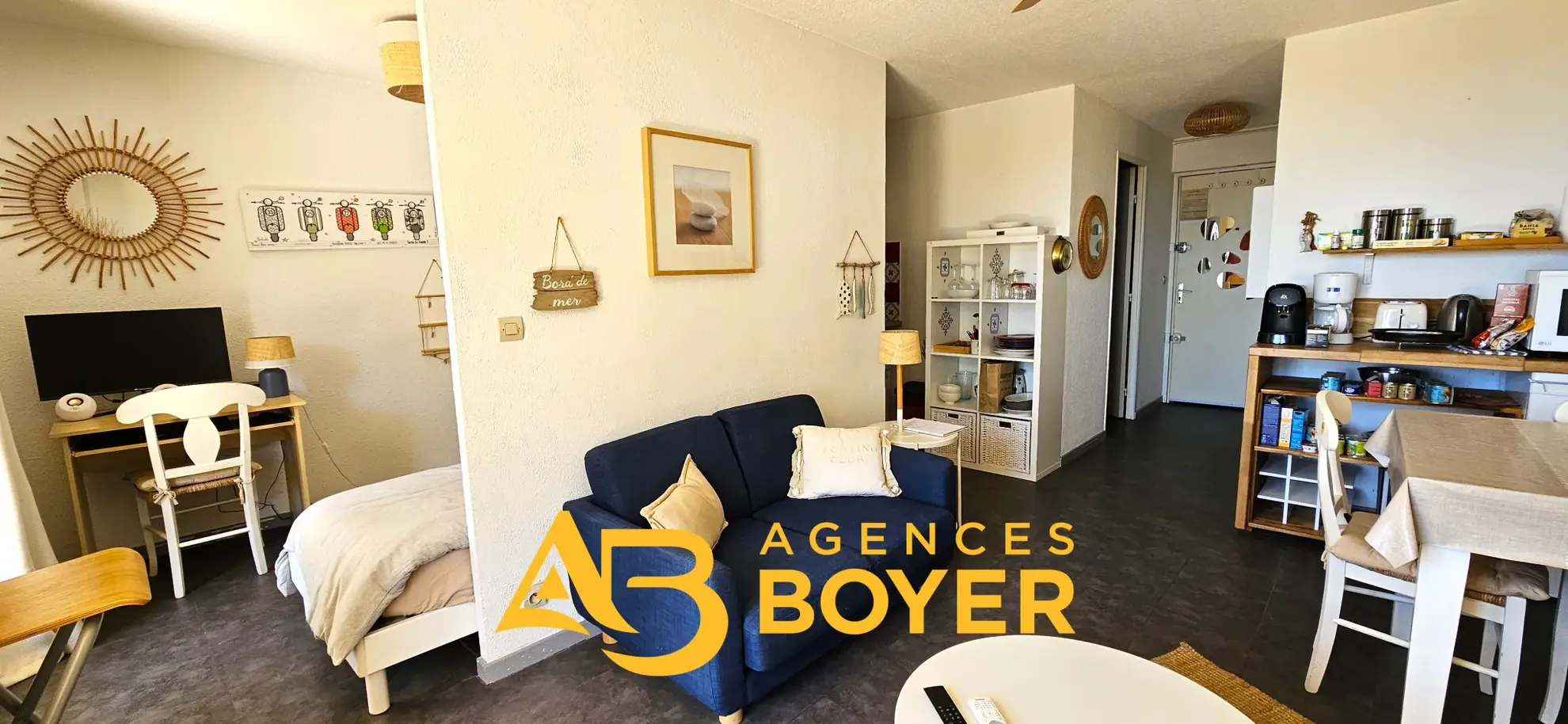 Appartement T3 avec terrasse et parking à Sanary-sur-Mer, vue mer 