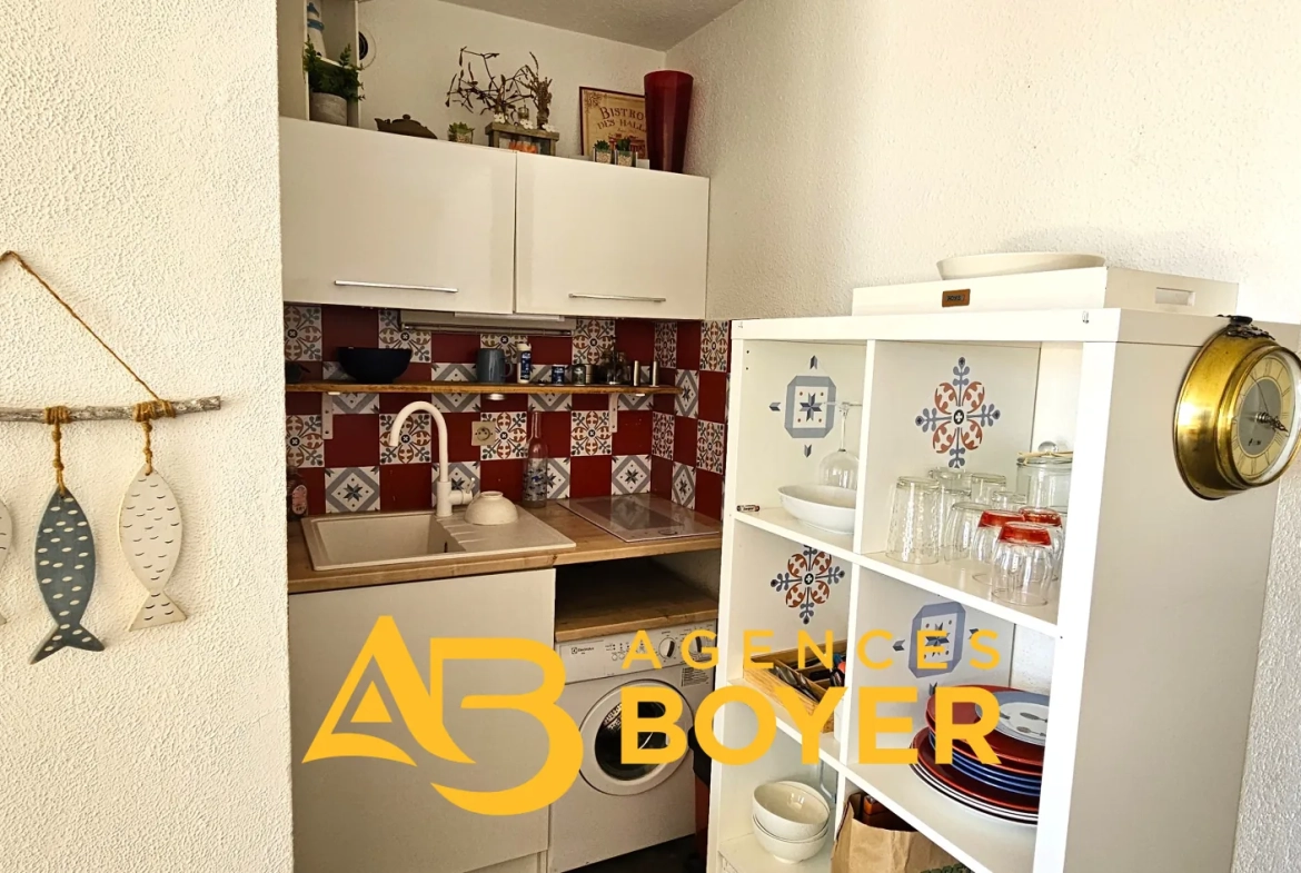 Appartement T3 avec terrasse et parking à Sanary-sur-Mer, vue mer 