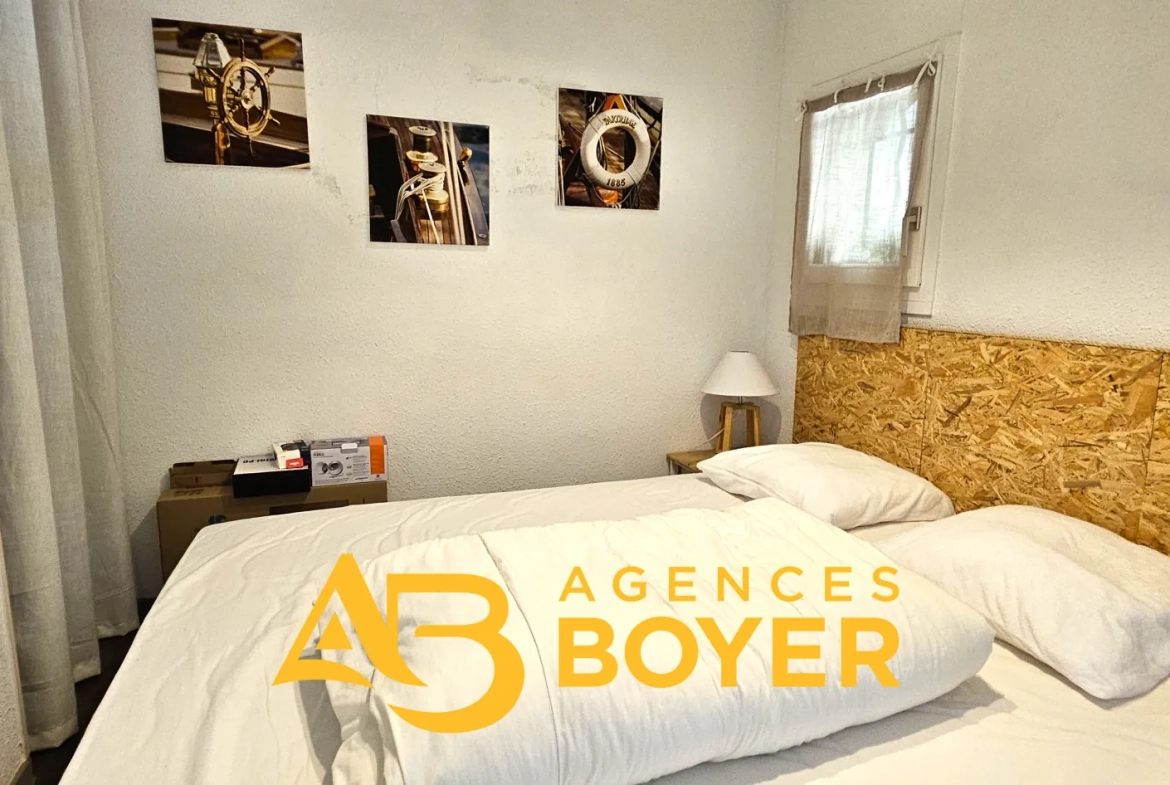 Appartement T3 avec terrasse et parking à Sanary-sur-Mer, vue mer 
