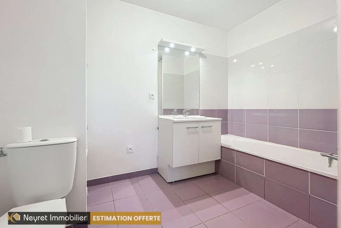Appartement T2 avec terrasse et garage à Saint-Genis-Laval 