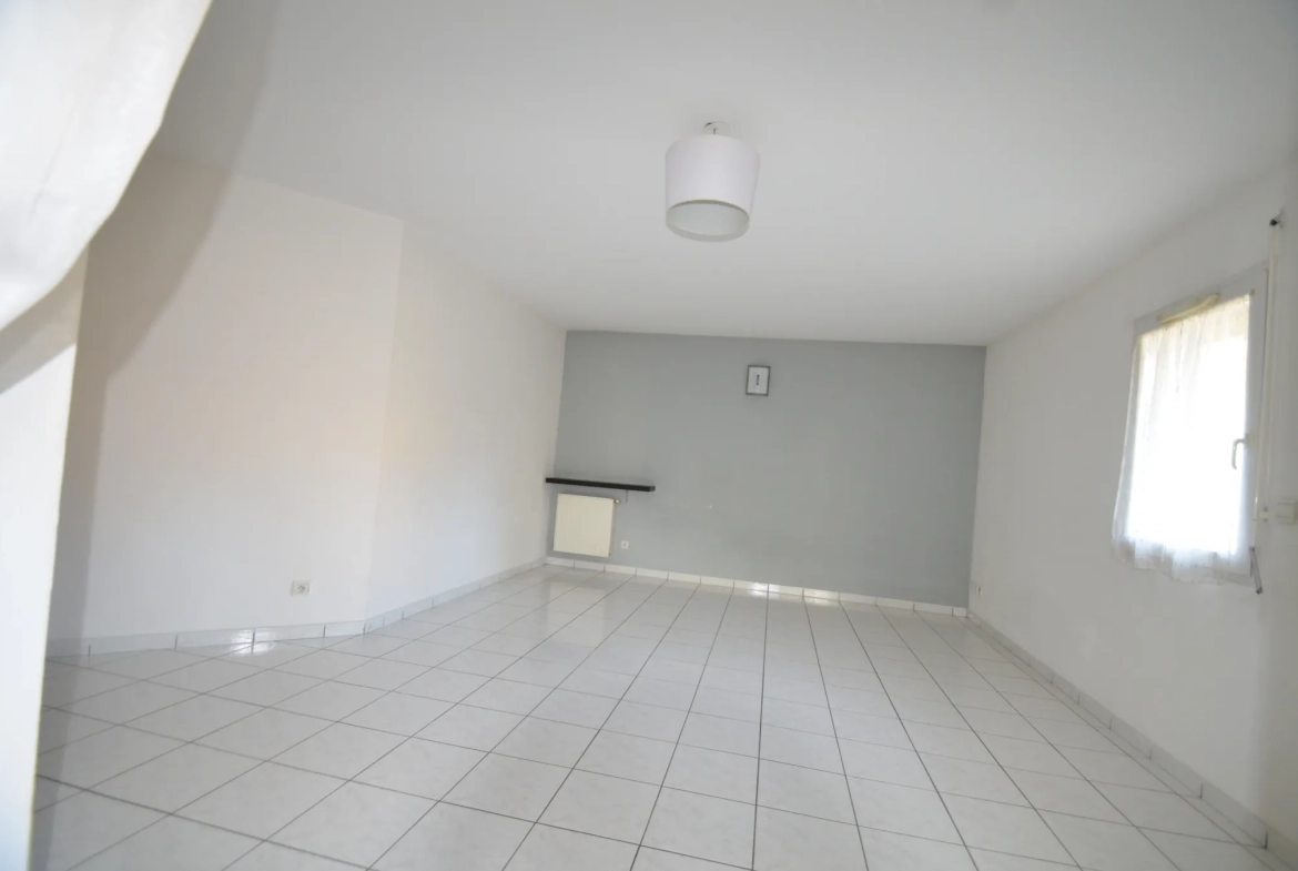 Appartement T4 avec terrasse et garage au centre-ville de Romans-sur-Isère 
