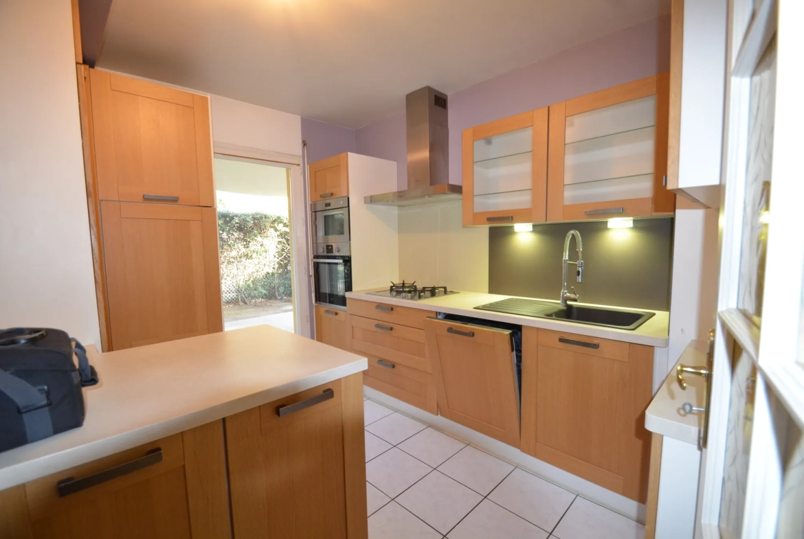 Appartement T4 avec terrasse et garage au centre-ville de Romans-sur-Isère 