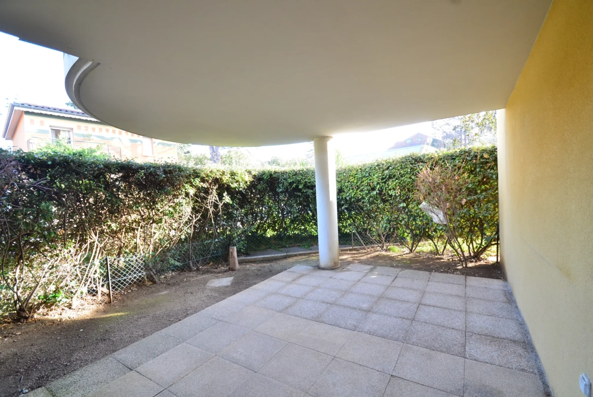 Appartement T4 avec terrasse et garage au centre-ville de Romans-sur-Isère 