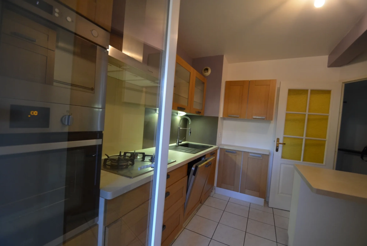 Appartement T4 avec terrasse et garage au centre-ville de Romans-sur-Isère 
