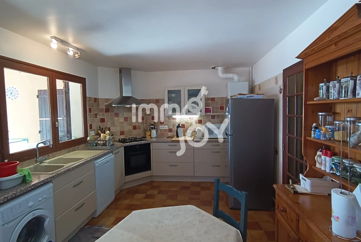 Maison de 150 m² avec piscine à Villemoustaussou proche Carcassonne 