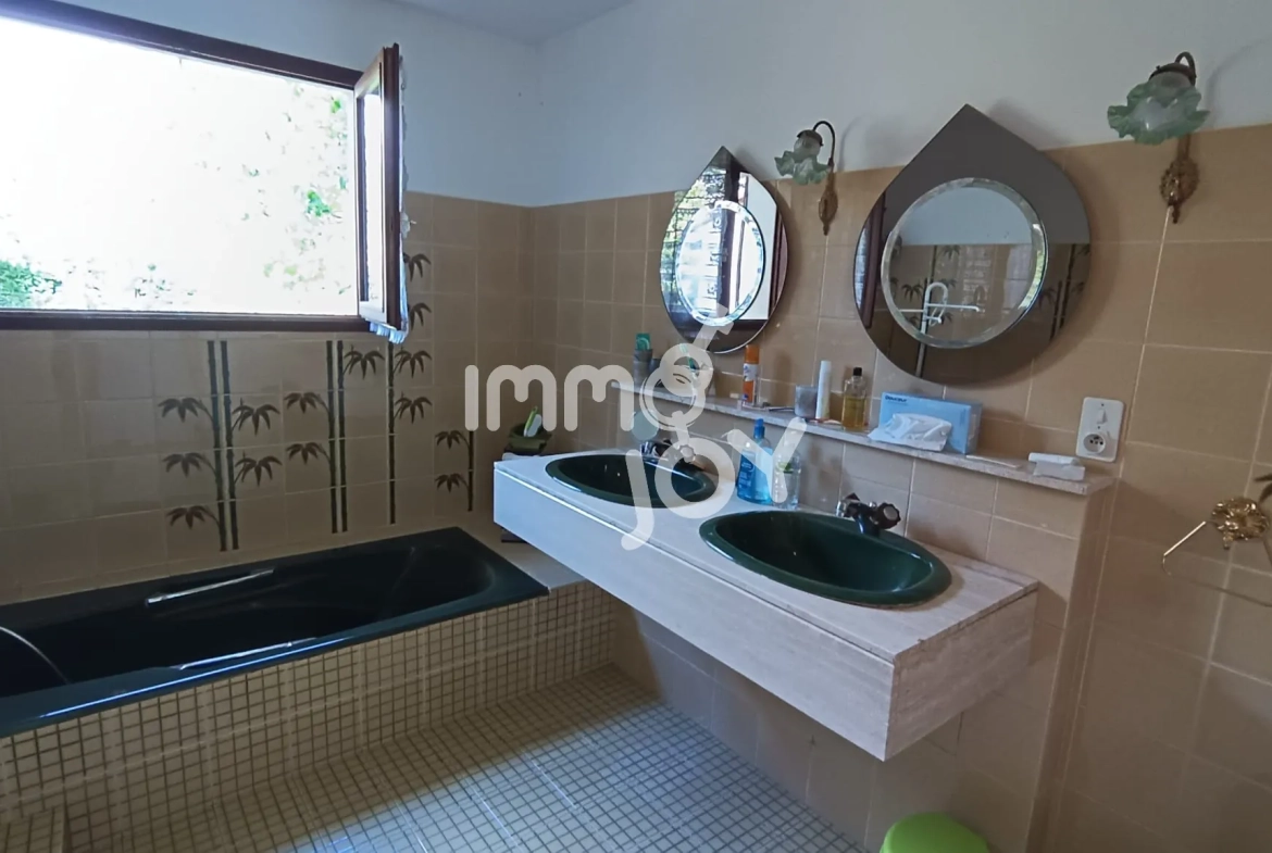 Maison de 150 m² avec piscine à Villemoustaussou proche Carcassonne 