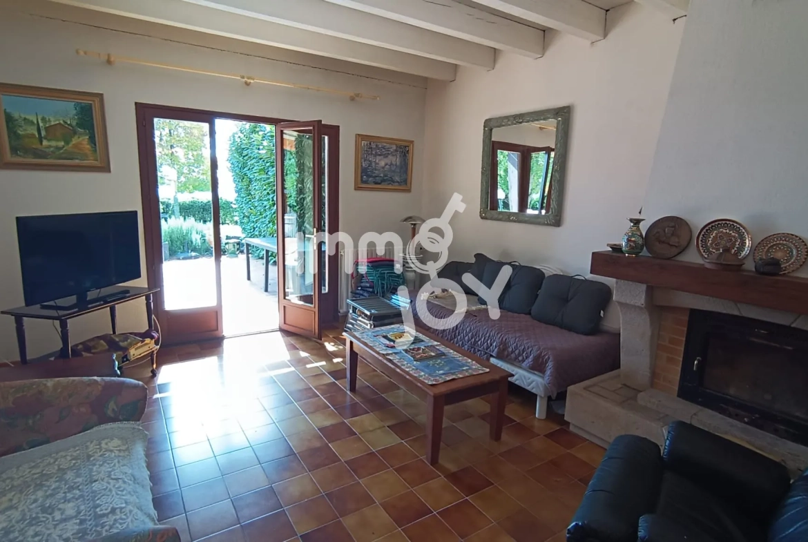 Maison de 150 m² avec piscine à Villemoustaussou proche Carcassonne 