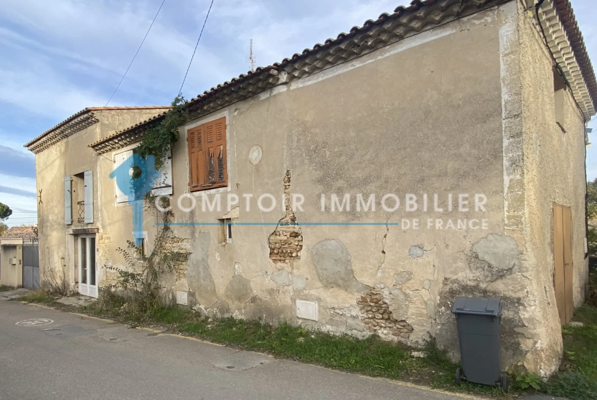Grande maison de village à Meynes avec combles aménagés et jardin proche écoles 