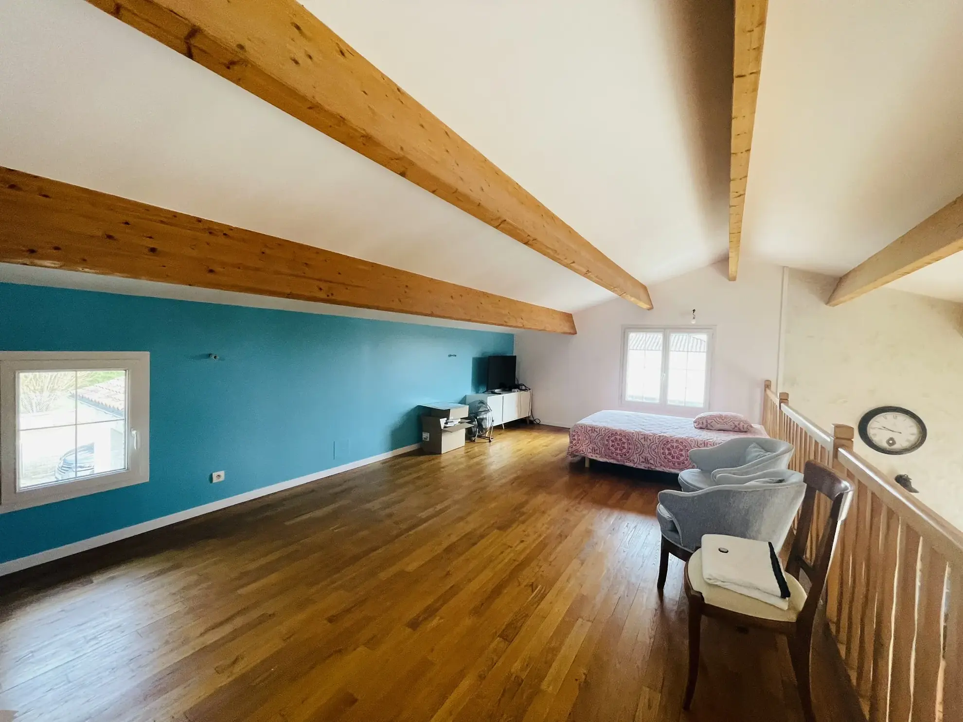 Magnifique maison avec piscine, terrasse et espace indépendant à La Chapelle Montreuil 
