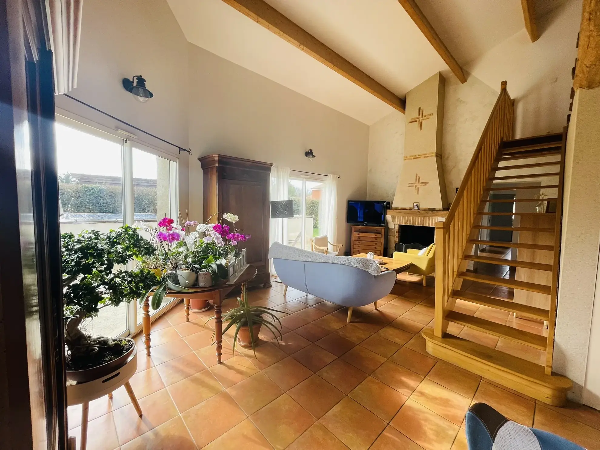 Magnifique maison avec piscine, terrasse et espace indépendant à La Chapelle Montreuil 