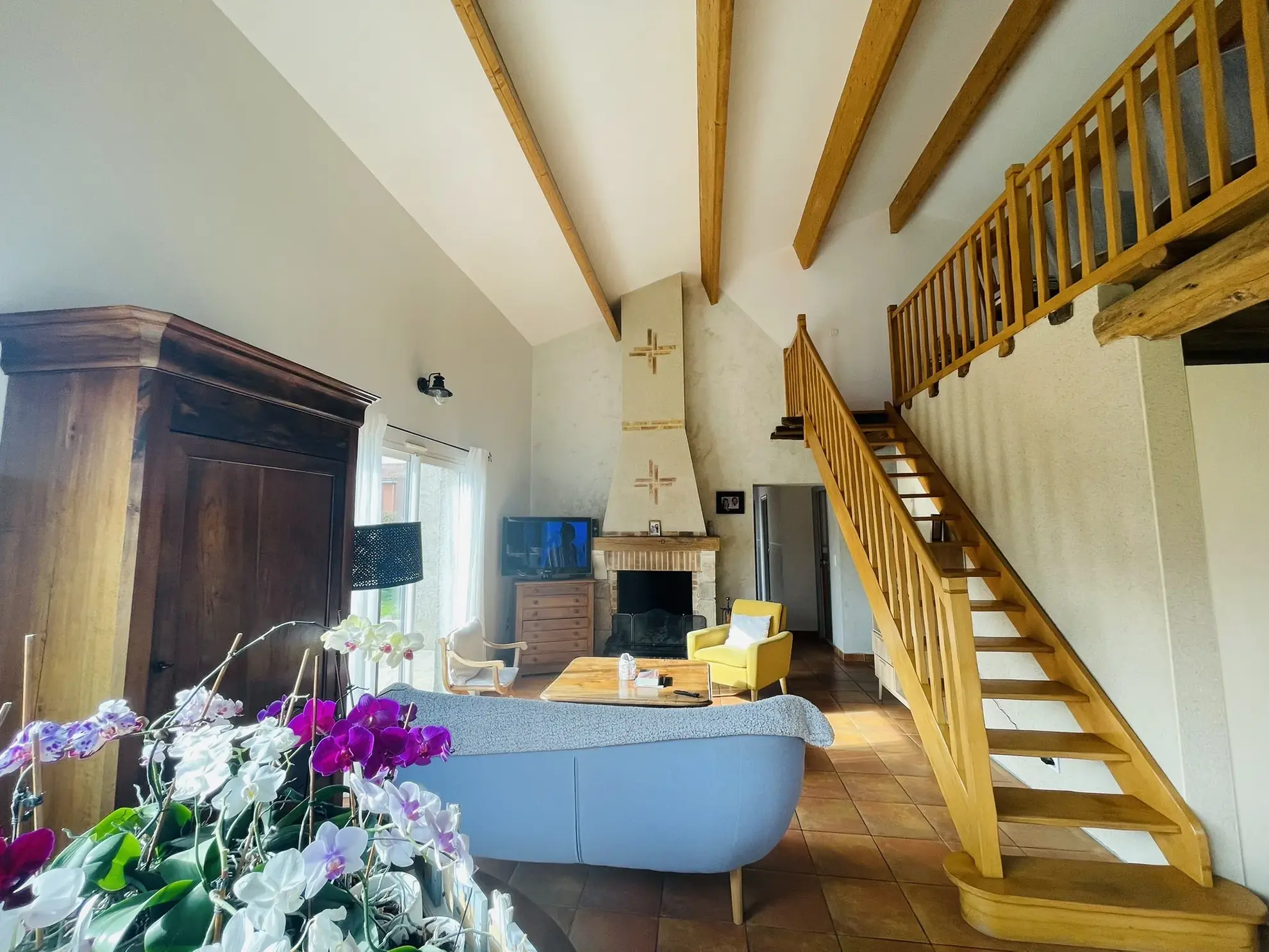 Magnifique maison avec piscine, terrasse et espace indépendant à La Chapelle Montreuil 