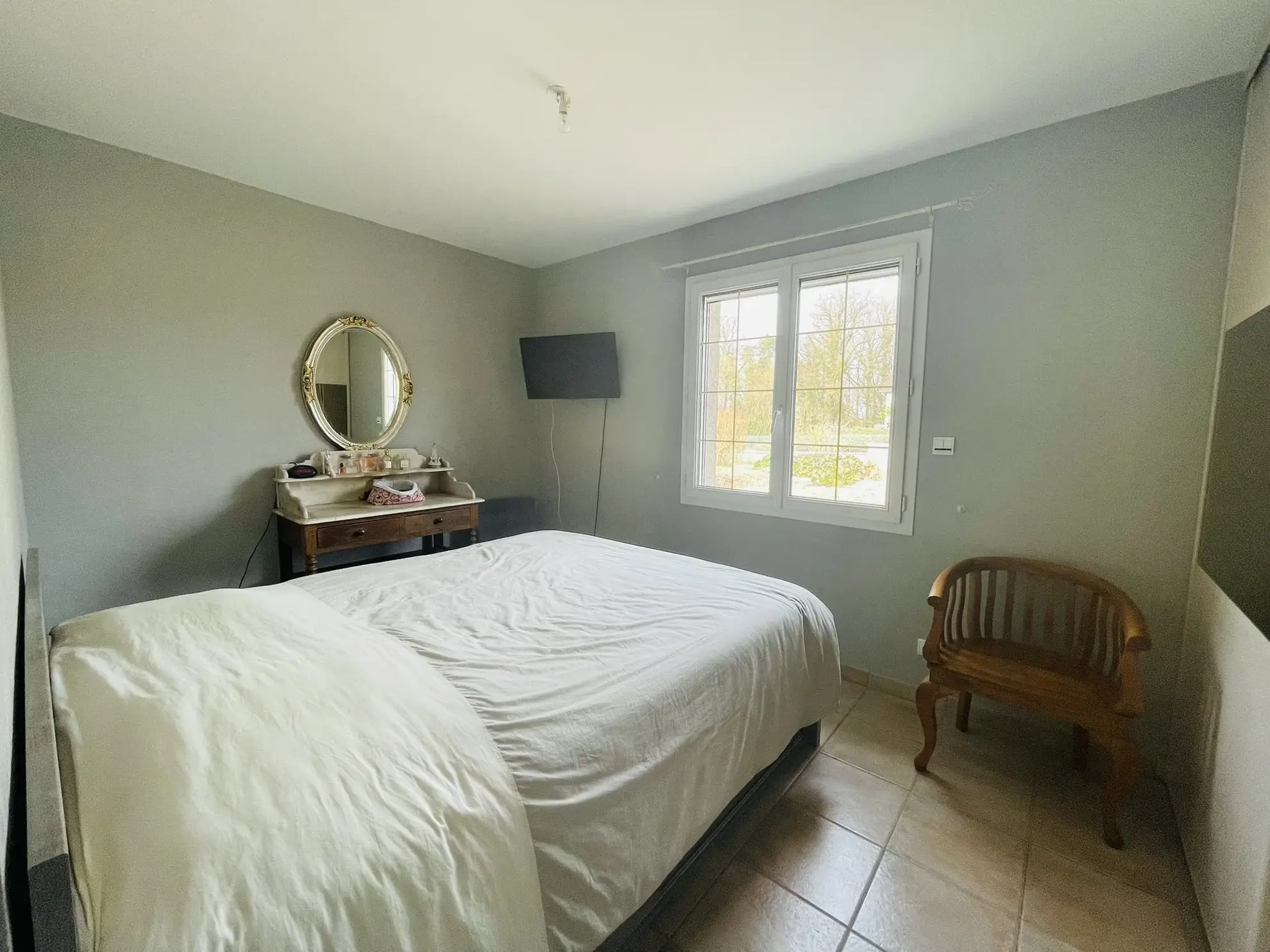 Magnifique maison avec piscine, terrasse et espace indépendant à La Chapelle Montreuil 