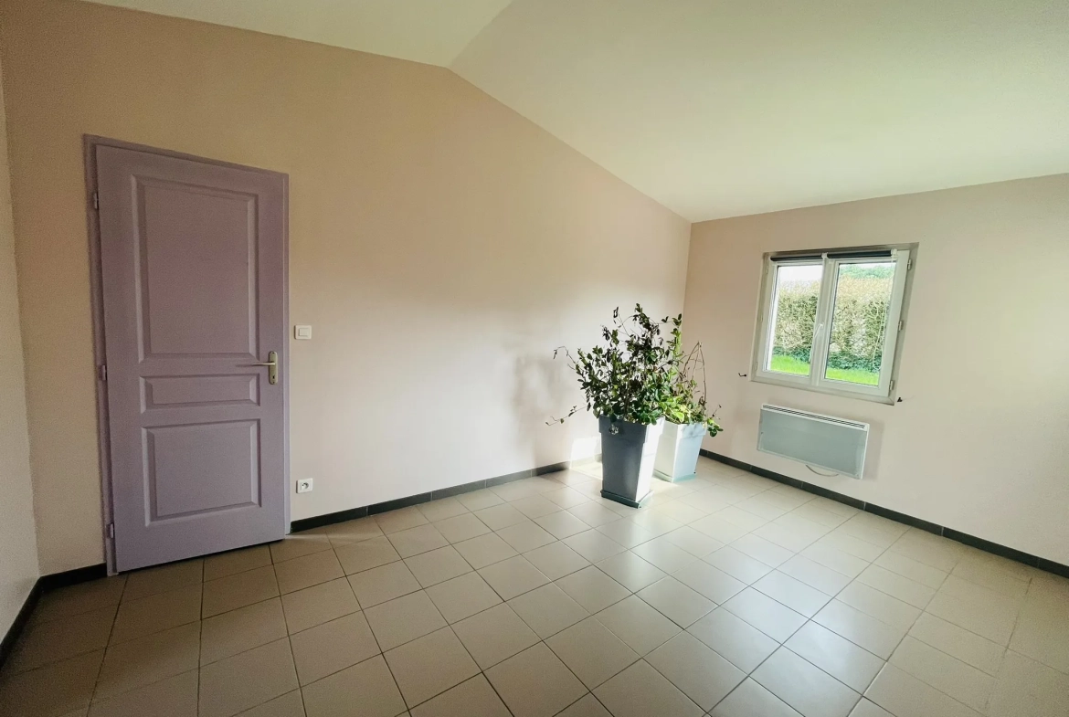 Magnifique maison avec piscine, terrasse et espace indépendant à La Chapelle Montreuil 