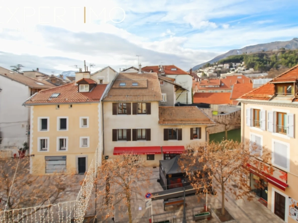 Appartement à rénover en centre-ville de Gap avec vue dégagée et cave