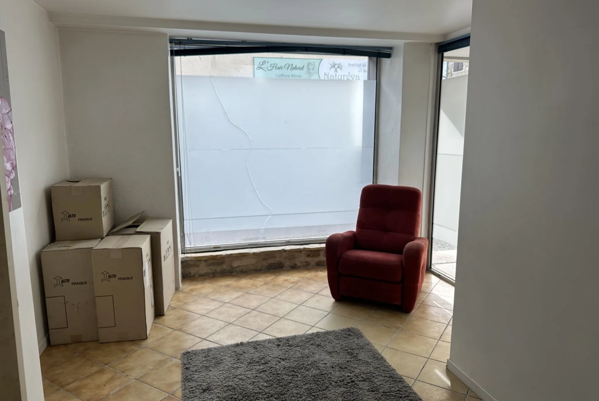 Maison avec local commercial et potentiel d'aménagement à Lasseube 
