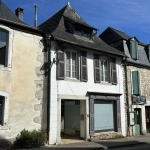 Maison avec local commercial et potentiel d'aménagement à Lasseube