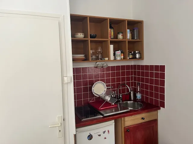 Studio à Paris 13e, au rez-de-chaussée avec jardin, classé G 