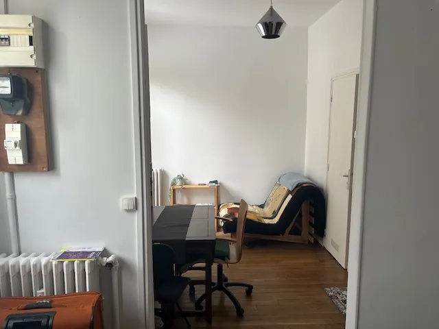 Studio à Paris 13e, au rez-de-chaussée avec jardin, classé G 