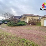 Maison moderne de plain-pied à vendre à Saint-Léger-sur-Roanne avec garage et terrasse