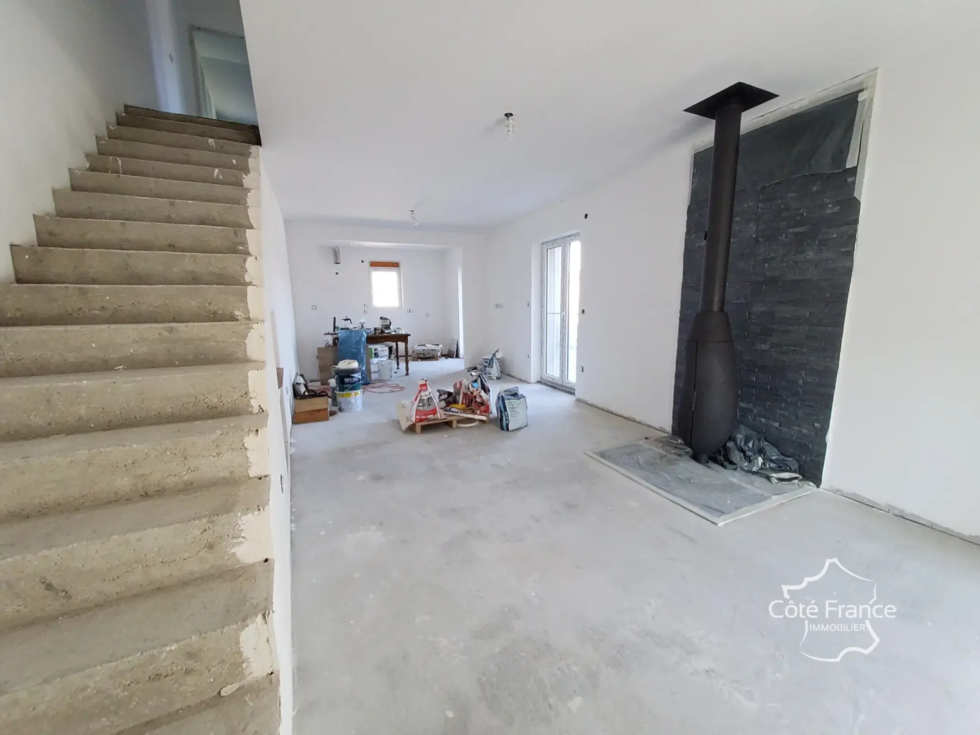 Maison divisible à Fumay avec potentiel d'investissement ou habitation bifamiliale 