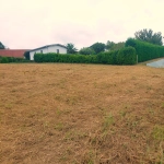 Terrain constructible de 680 m² à Guiche, proche de Bayonne