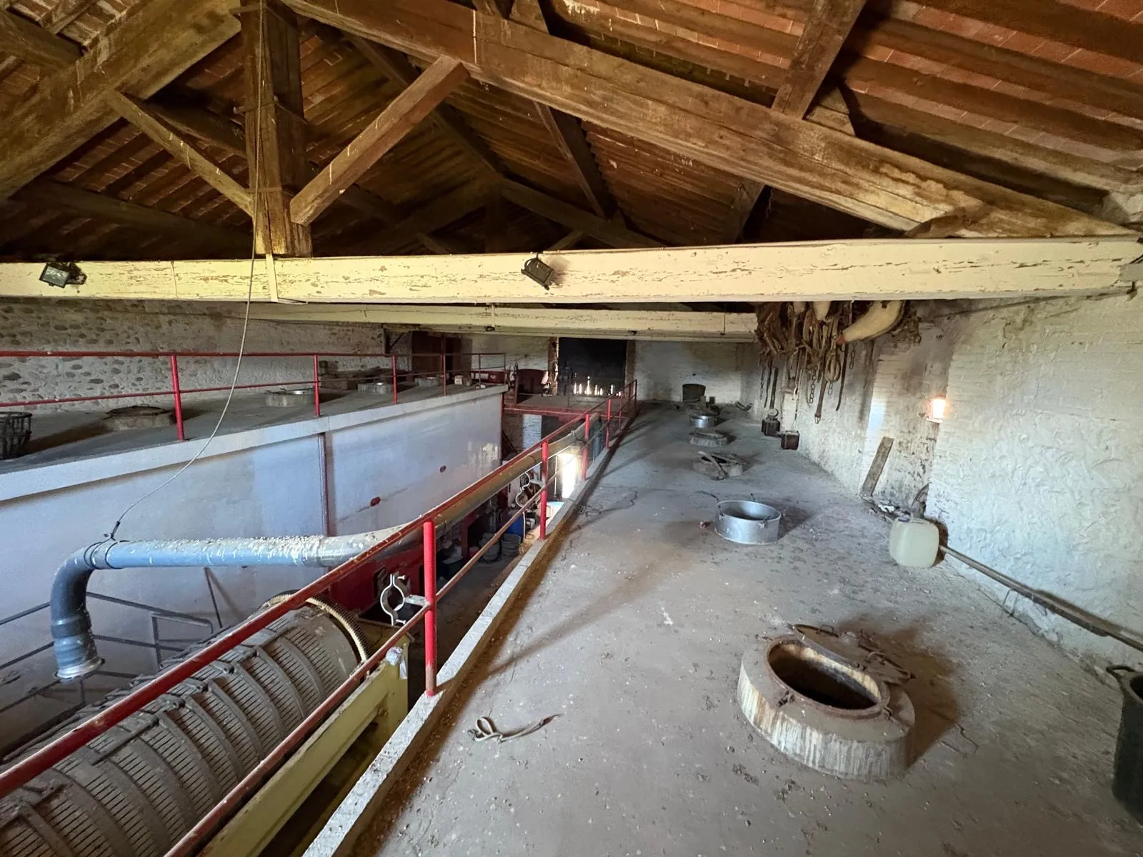 Projet de rénovation d'une cave de 500m² à Saint Jean-Lasseille avec grand potentiel 