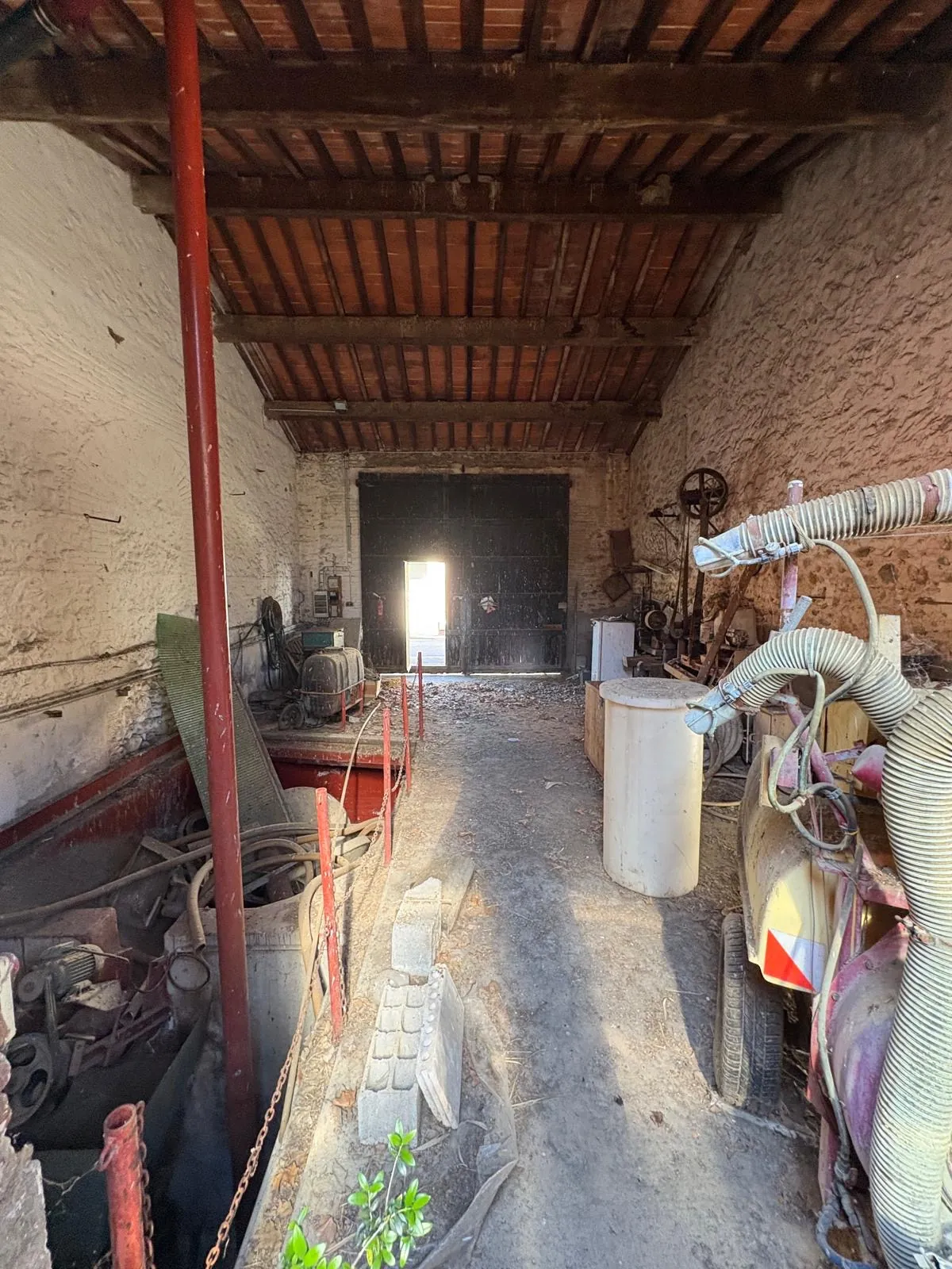 Projet de rénovation d'une cave de 500m² à Saint Jean-Lasseille avec grand potentiel 