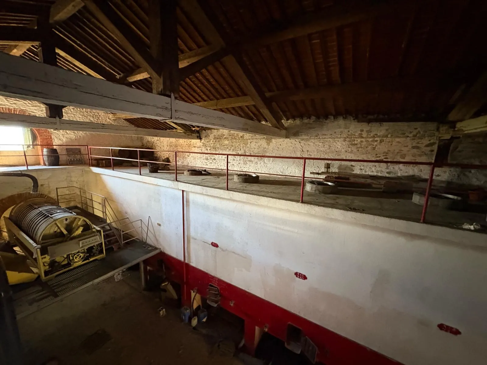 Projet de rénovation d'une cave de 500m² à Saint Jean-Lasseille avec grand potentiel 