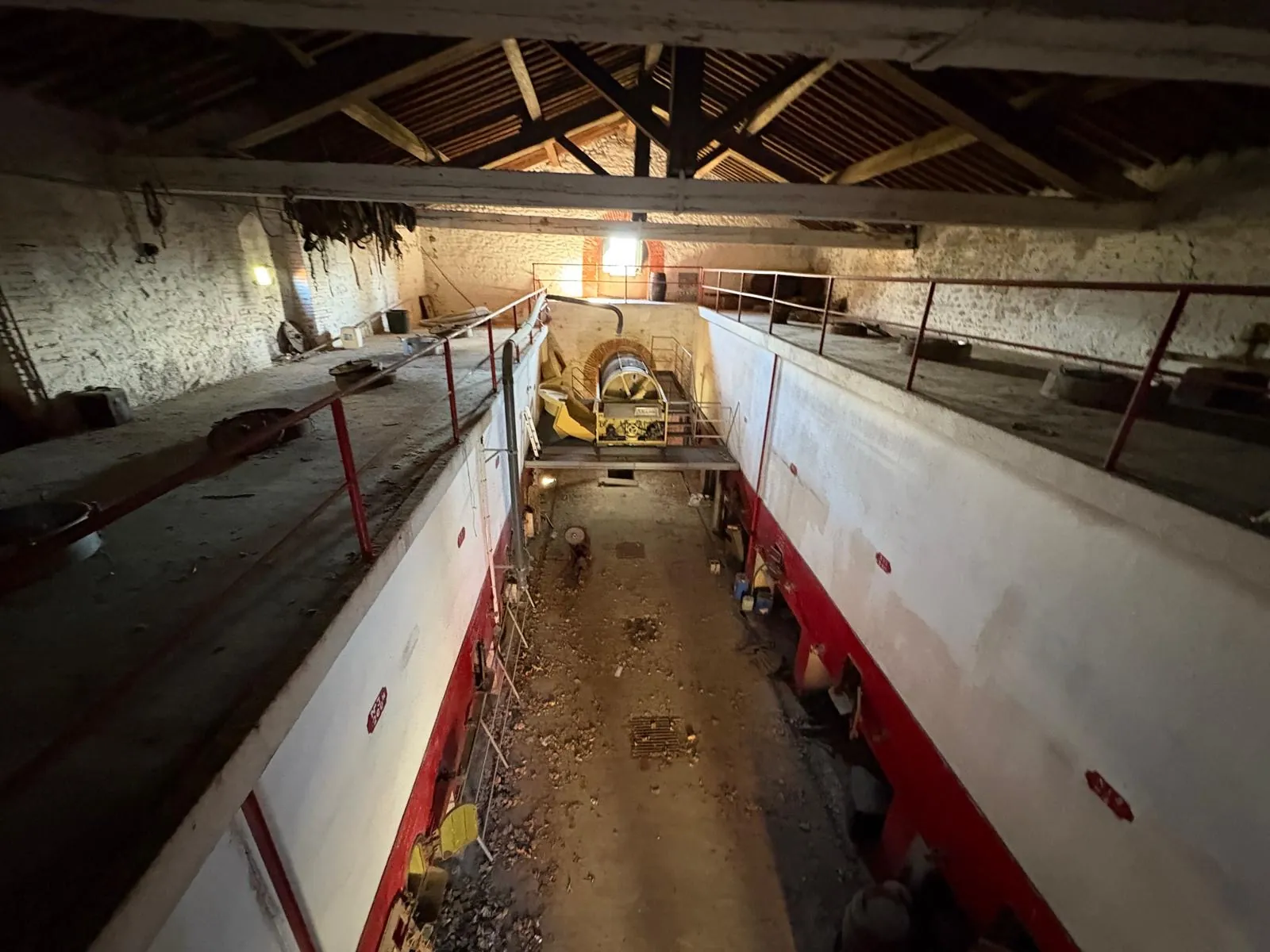 Projet de rénovation d'une cave de 500m² à Saint Jean-Lasseille avec grand potentiel 