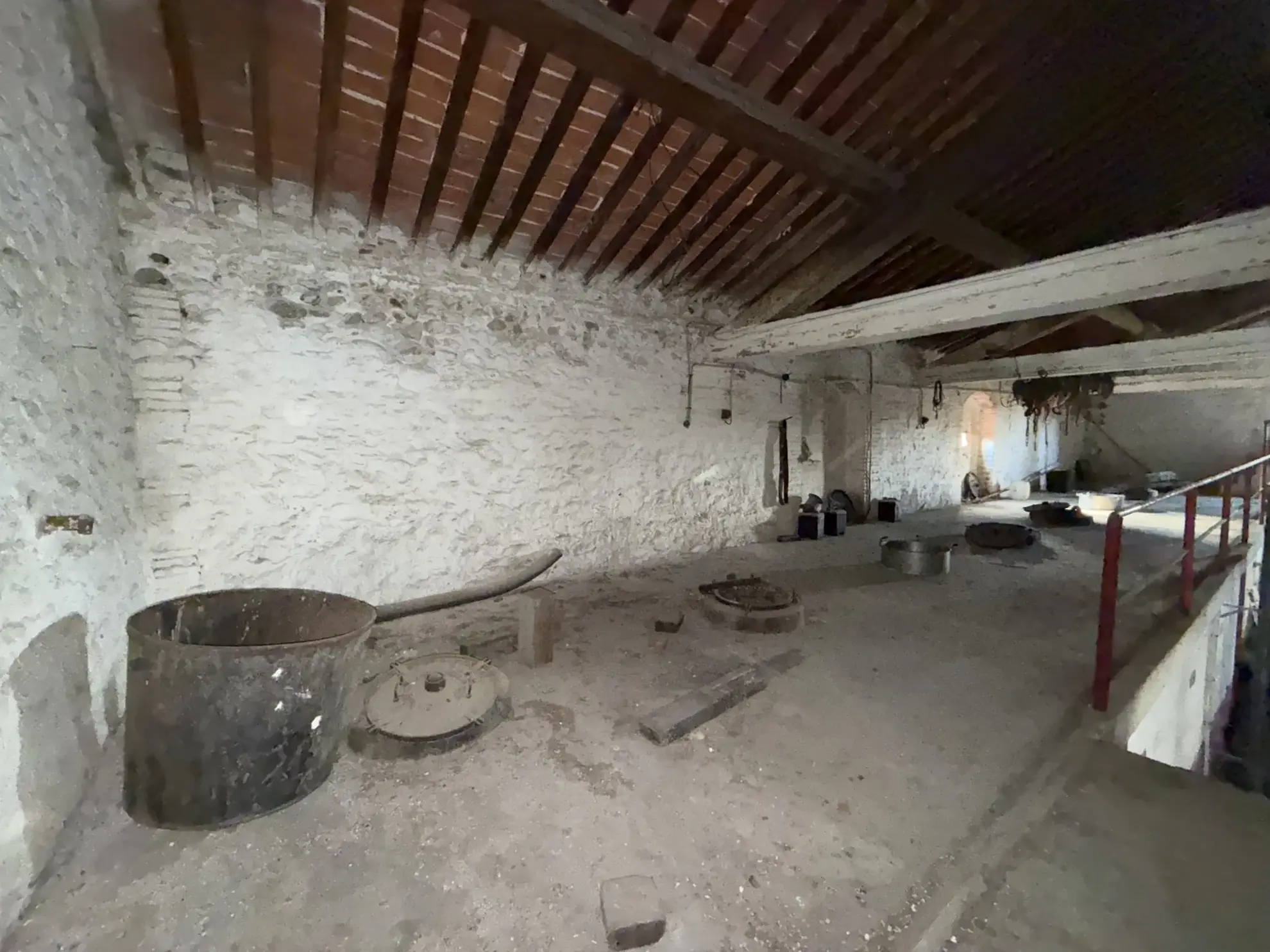 Projet de rénovation d'une cave de 500m² à Saint Jean-Lasseille avec grand potentiel 