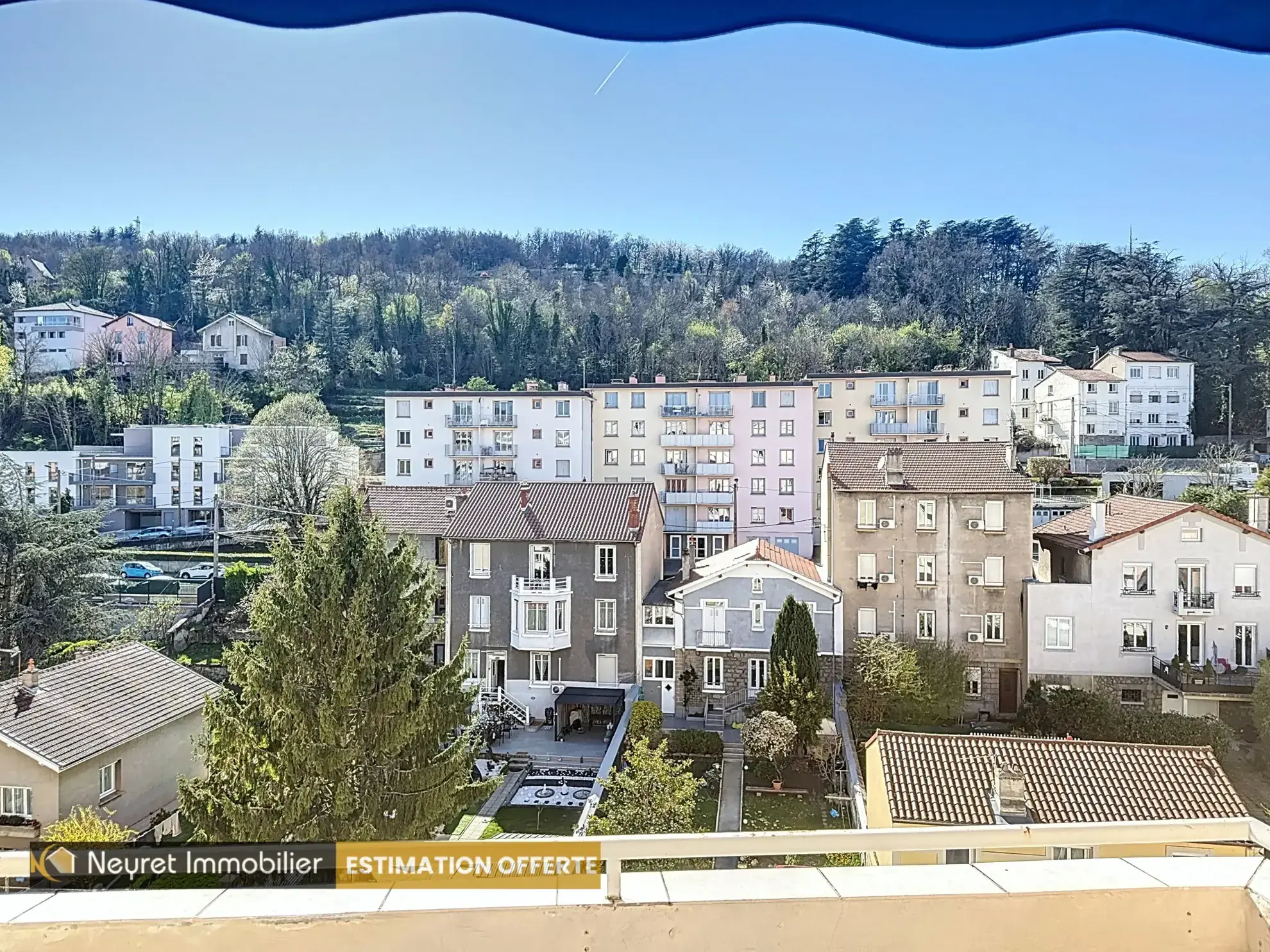 Appartement T3 à Saint-Étienne avec balcon, vue dégagée, parking collectif – Bel Air 
