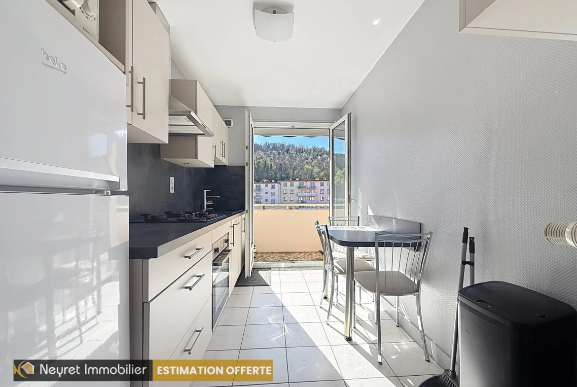 Appartement T3 à Saint-Étienne avec balcon, vue dégagée, parking collectif – Bel Air 