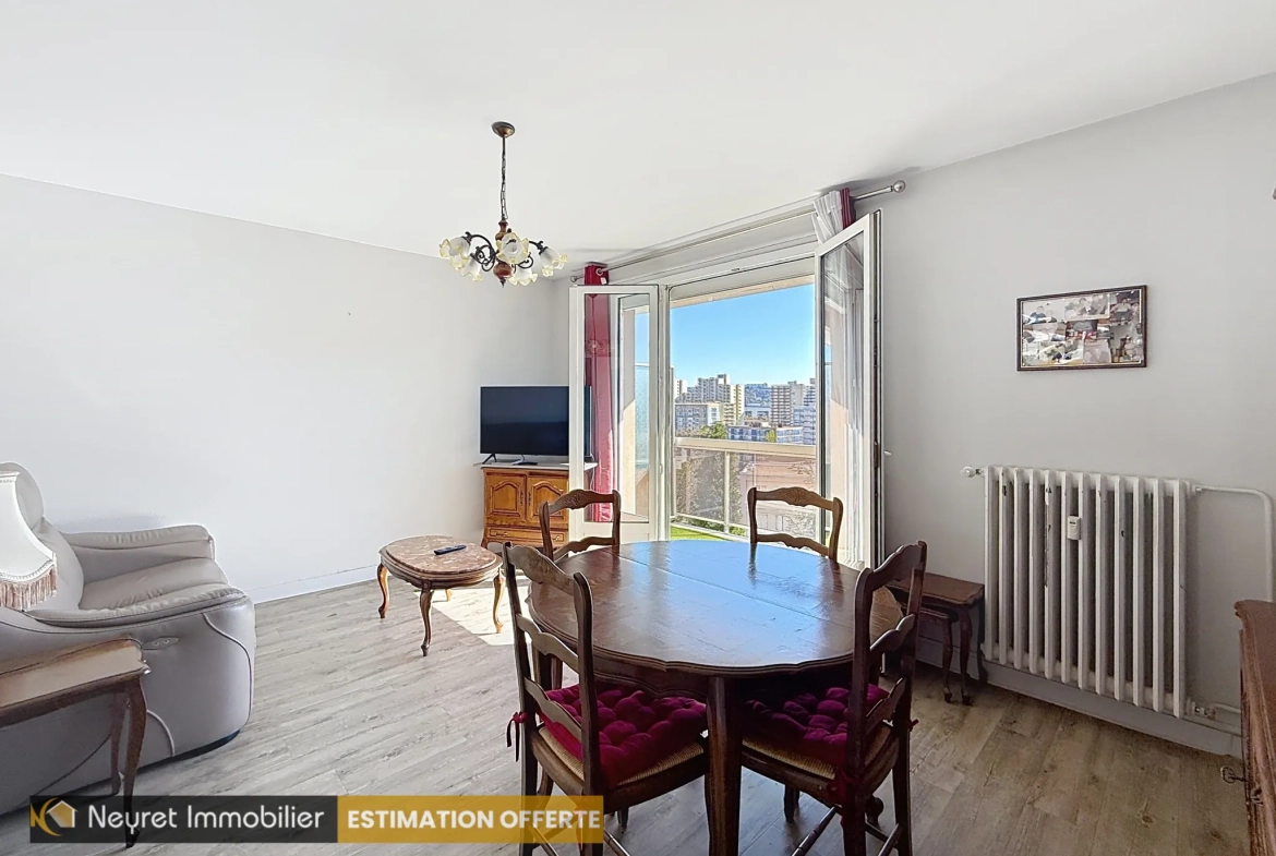 Appartement T3 à Saint-Étienne avec balcon, vue dégagée, parking collectif – Bel Air 