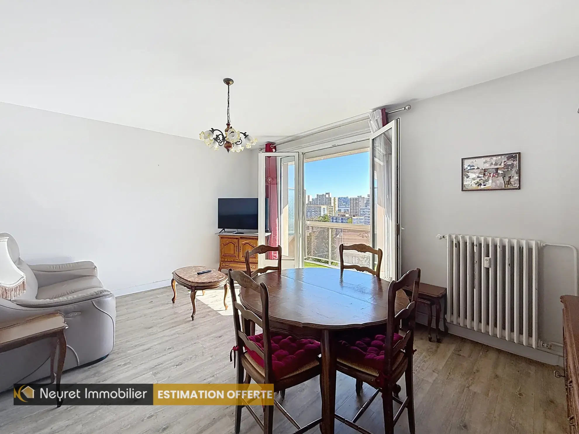 Appartement T3 à Saint-Étienne avec balcon, vue dégagée, parking collectif – Bel Air 