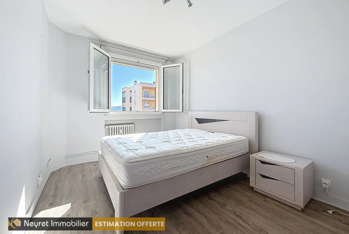 Appartement T3 à Saint-Étienne avec balcon, vue dégagée, parking collectif – Bel Air 