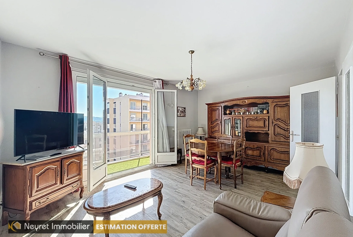 Appartement T3 à Saint-Étienne avec balcon, vue dégagée, parking collectif – Bel Air 