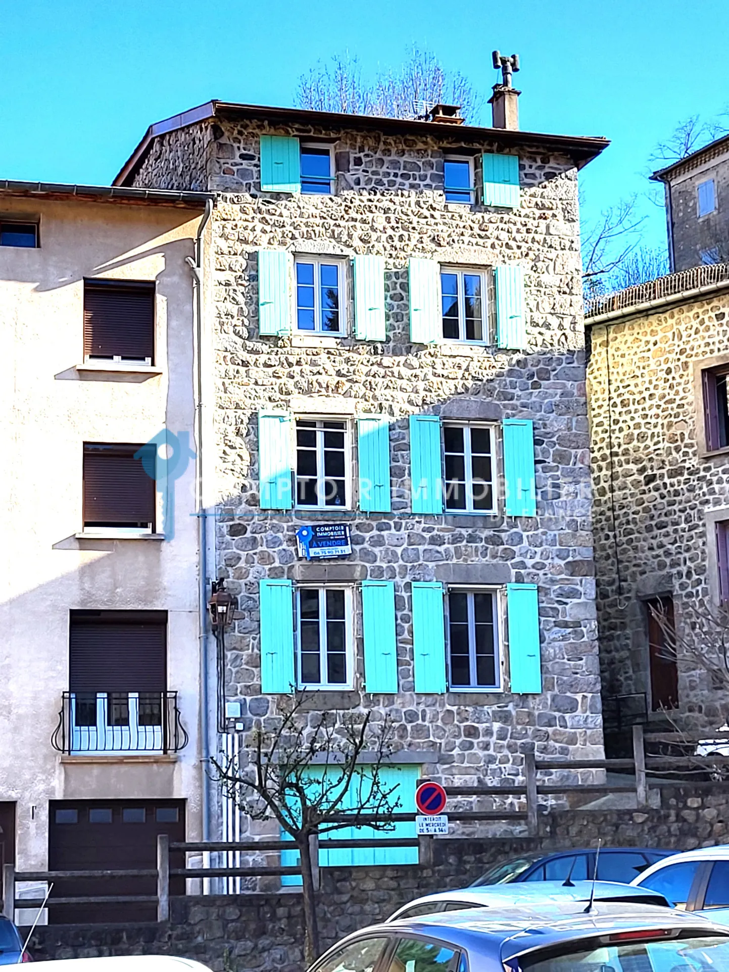 Magnifique maison de village en Pierre avec terrasse, garage et cave en Ardèche 