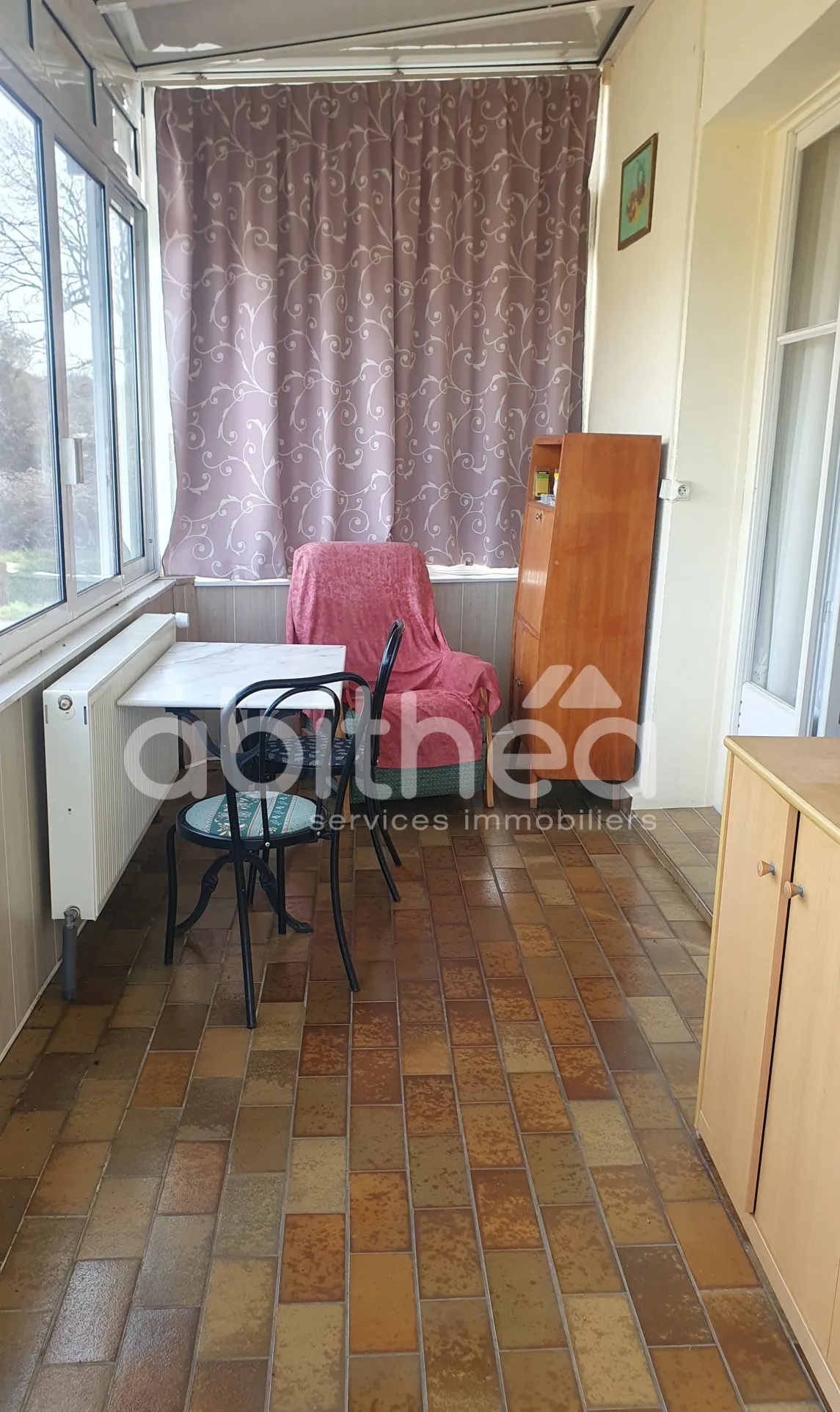 Maison de 95 m² à Roumazières avec 2 chambres, garage et terrain clos 
