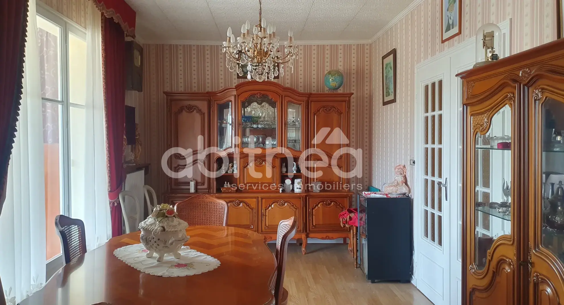 Maison de 95 m² à Roumazières avec 2 chambres, garage et terrain clos 