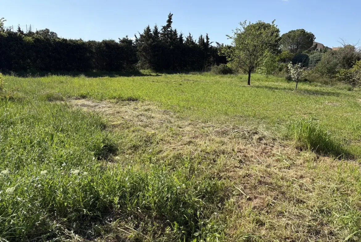 Terrain à bâtir viabilisé de 770 m² à Fouzilhon, vue campagne 