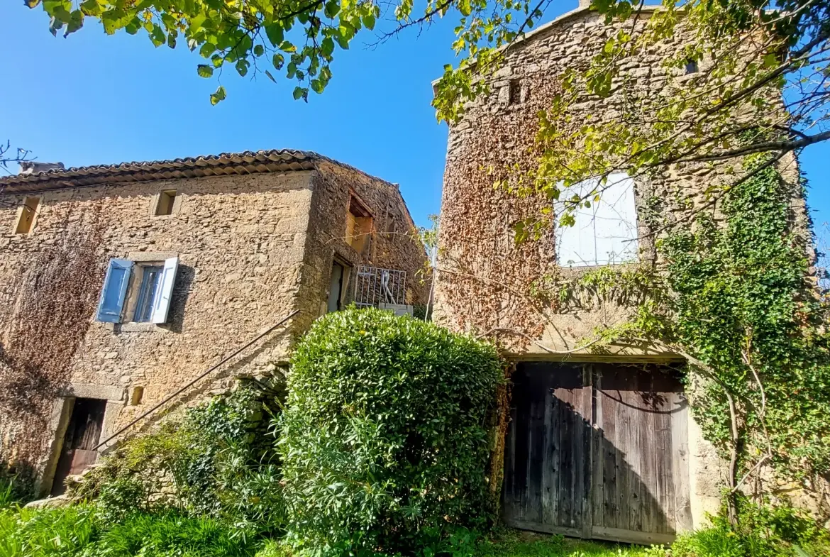 Superbe maison ancienne à vendre à 10 minutes d'Uzès avec terrain et annexe 
