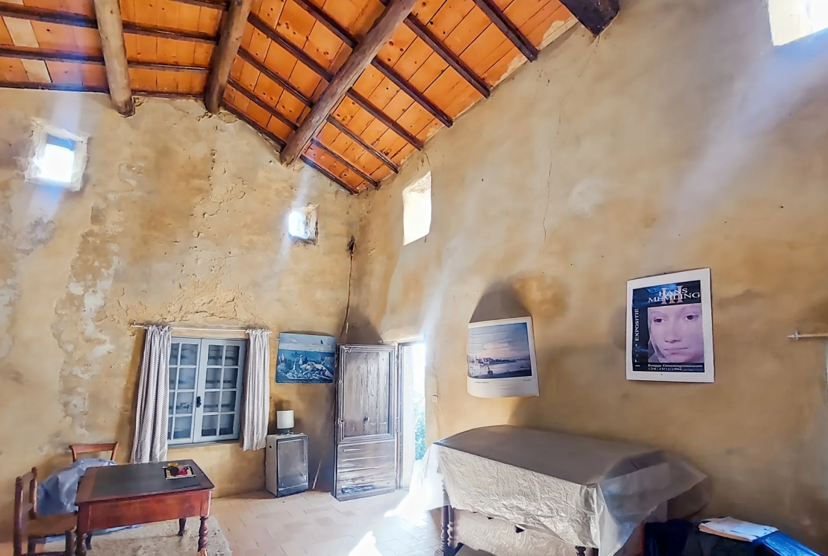 Superbe maison ancienne à vendre à 10 minutes d'Uzès avec terrain et annexe 