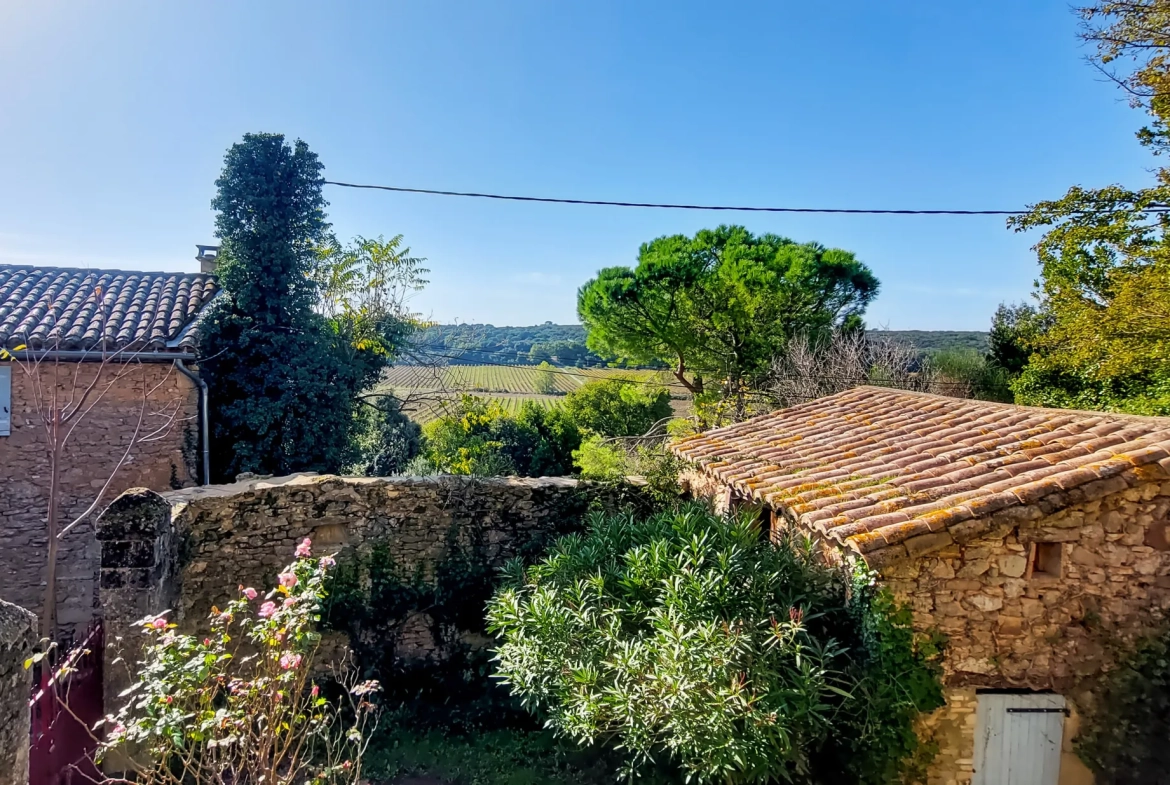 Superbe maison ancienne à vendre à 10 minutes d'Uzès avec terrain et annexe 