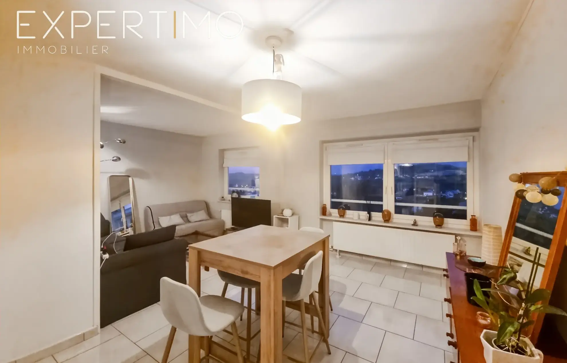 Appartement à vendre à Eu, 2 chambres, vue sur la ville, parking et cave 
