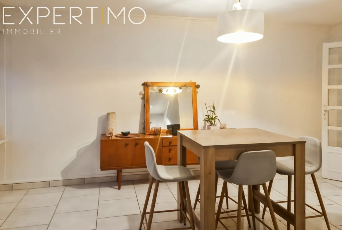 Appartement à vendre à Eu, 2 chambres, vue sur la ville, parking et cave 