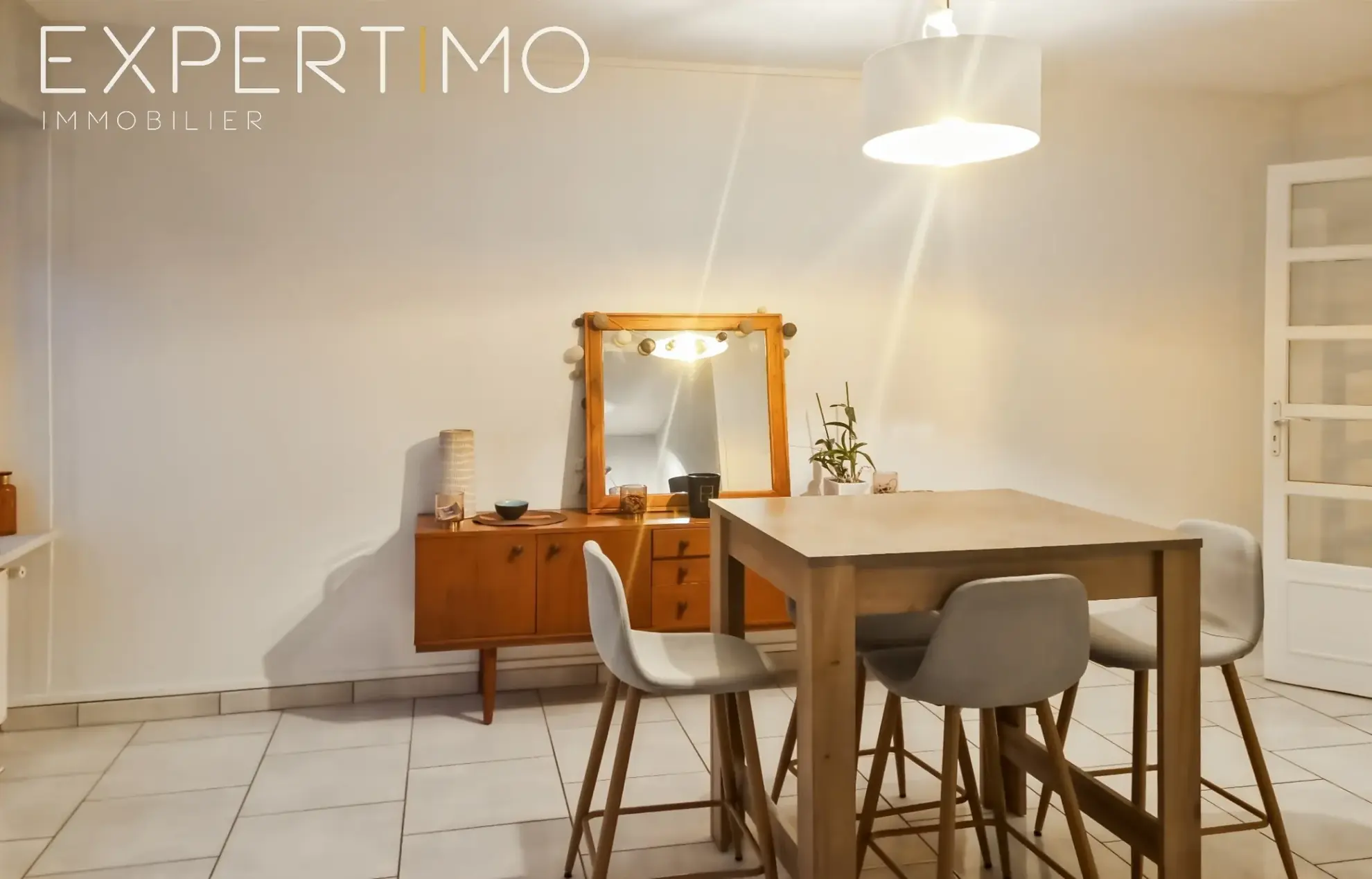 Appartement à vendre à Eu, 2 chambres, vue sur la ville, parking et cave 