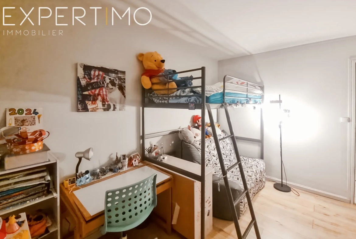 Appartement à vendre à Eu, 2 chambres, vue sur la ville, parking et cave 